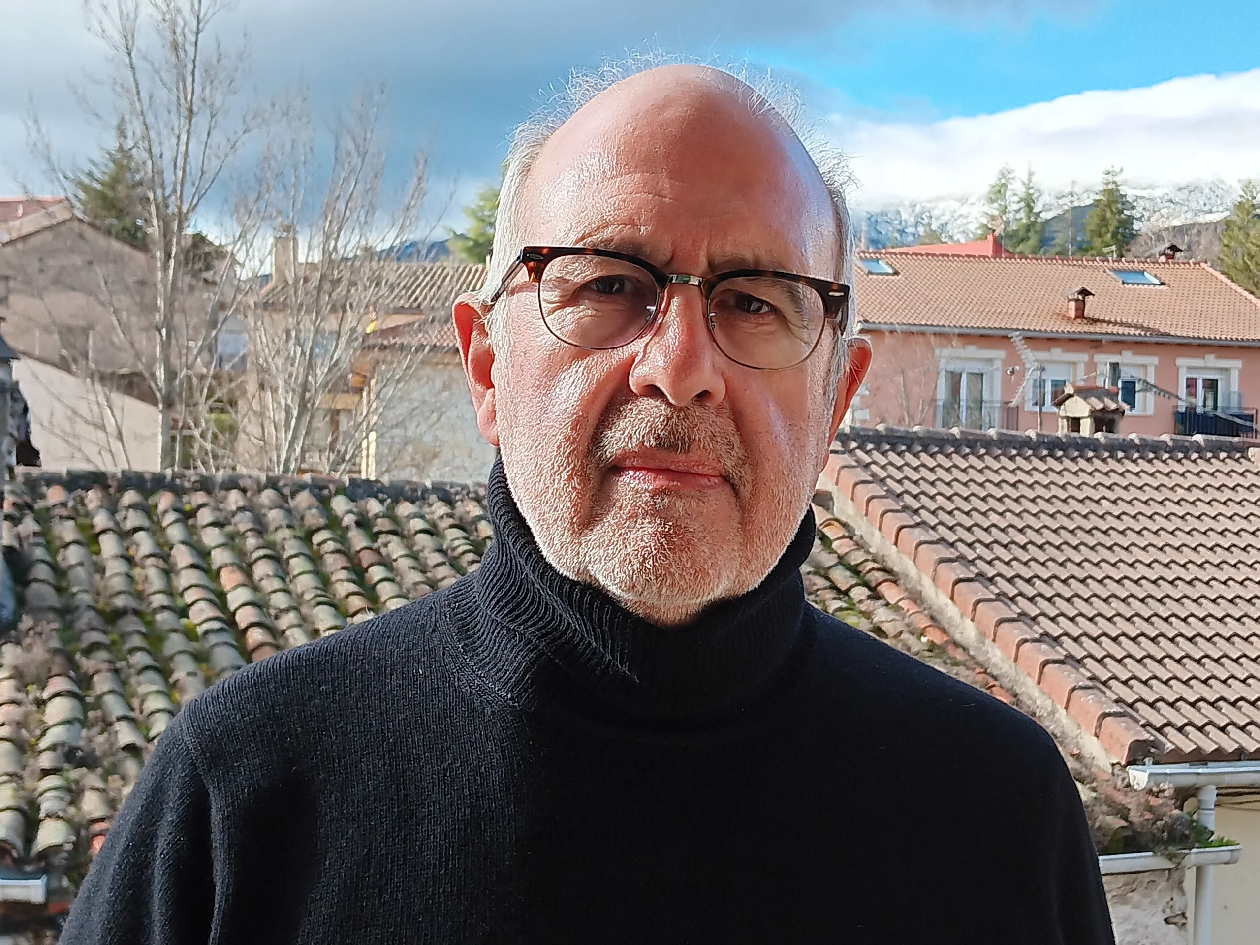 Joaquín Lorenzo Moreno sorprende con su primera novela: 'La bella desconocida'