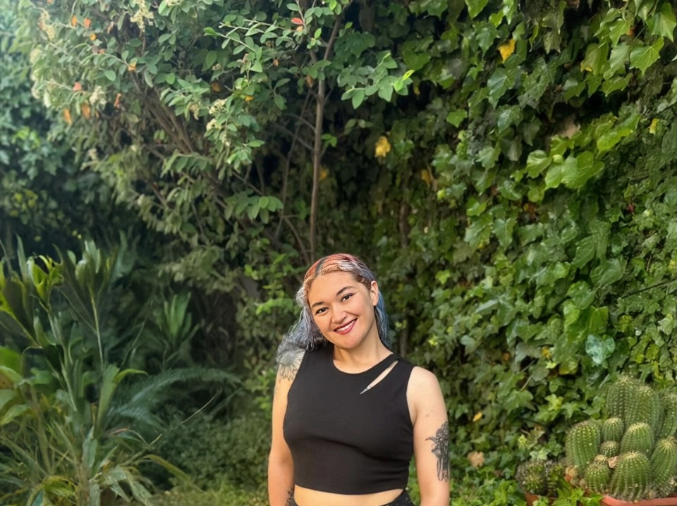 Deby Lara Lara: sanar a través de la palabra y del amor propio